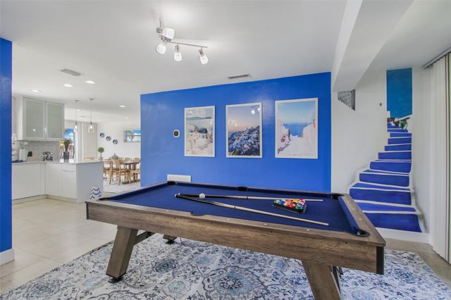 20730 NE 23rd Ave, Miami, FL 33180