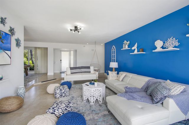 20730 NE 23rd Ave, Miami, FL 33180