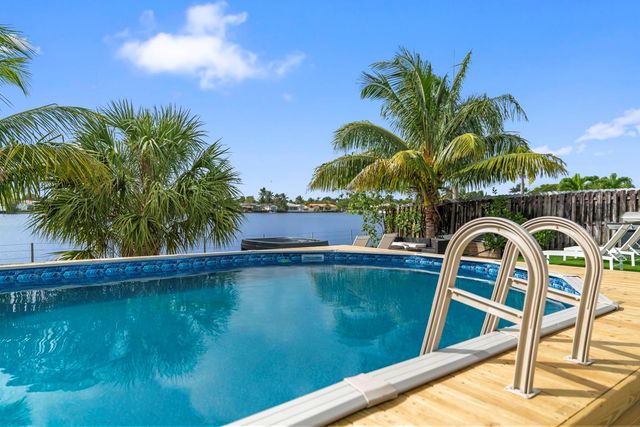 20730 NE 23rd Ave, Miami, FL 33180