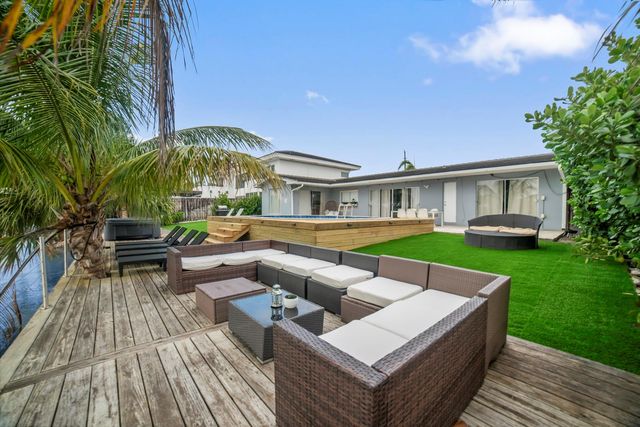 20730 NE 23rd Ave, Miami, FL 33180