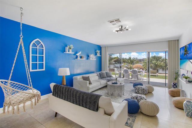 20730 NE 23rd Ave, Miami, FL 33180