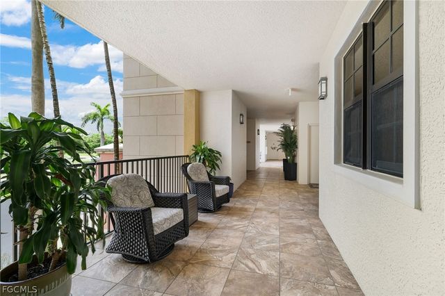 5706 Cape Harbour DR 110, Cape Coral, FL 33914