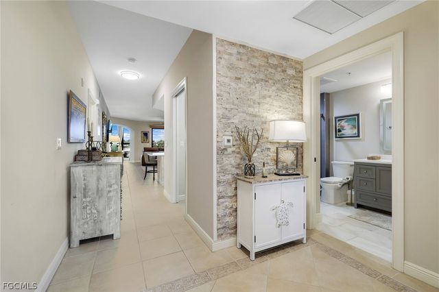 5706 Cape Harbour DR 110, Cape Coral, FL 33914