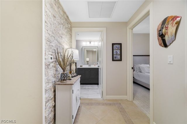 5706 Cape Harbour DR 110, Cape Coral, FL 33914