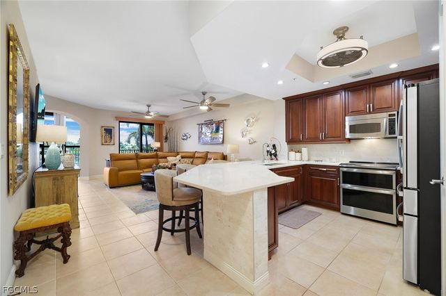 5706 Cape Harbour DR 110, Cape Coral, FL 33914