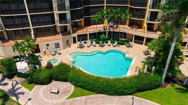 5706 Cape Harbour DR 110, Cape Coral, FL 33914