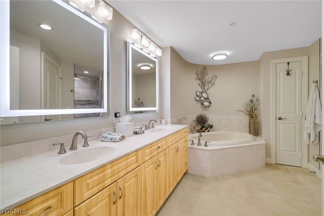 5706 Cape Harbour DR 110, Cape Coral, FL 33914