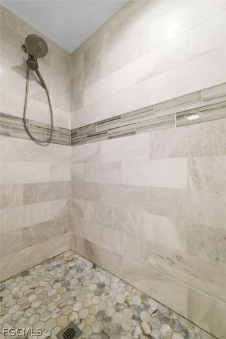 5706 Cape Harbour DR 110, Cape Coral, FL 33914