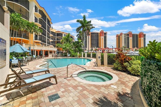 5706 Cape Harbour DR 110, Cape Coral, FL 33914