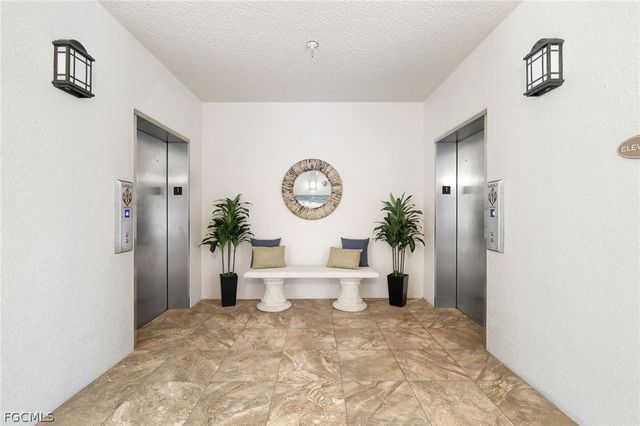 5706 Cape Harbour DR 110, Cape Coral, FL 33914