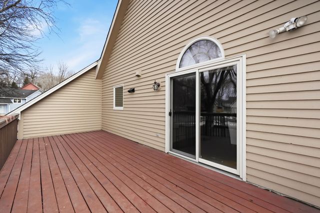 185 Cascade Court, Chanhassen, MN 55317