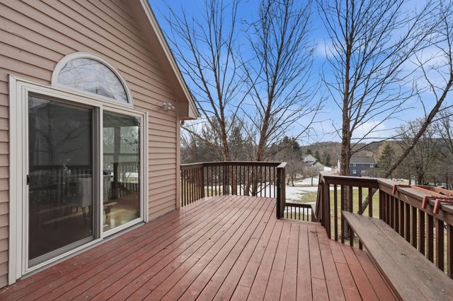 185 Cascade Court, Chanhassen, MN 55317