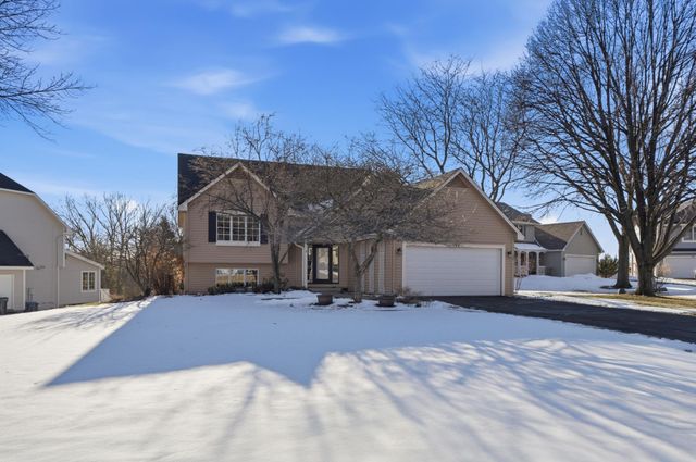 185 Cascade Court, Chanhassen, MN 55317