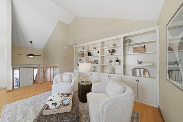 185 Cascade Court, Chanhassen, MN 55317