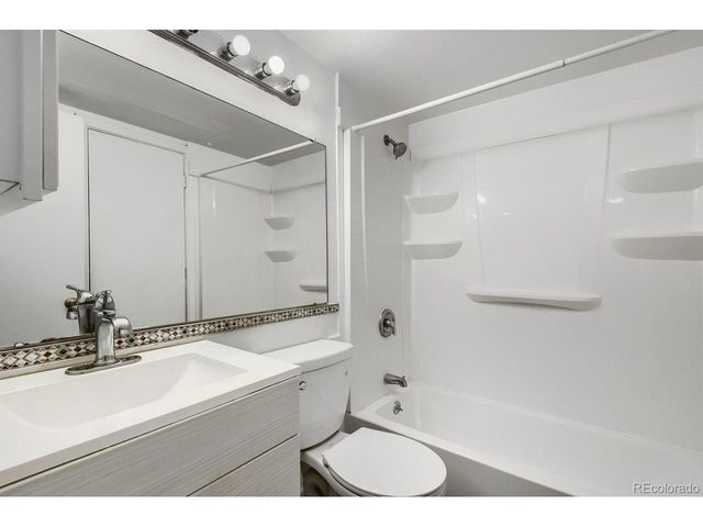 922 S Dearborn Way 5, Aurora, CO 80012