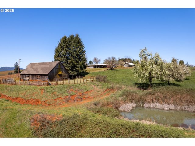 1488 RED HILL Rd, Oakland, OR 97462