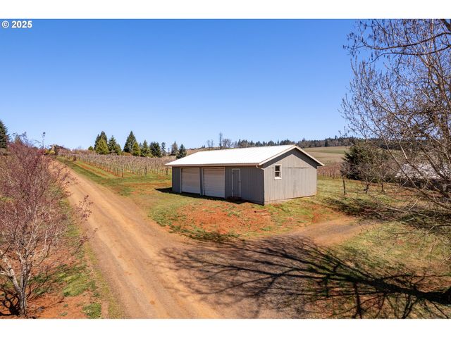 1488 RED HILL Rd, Oakland, OR 97462