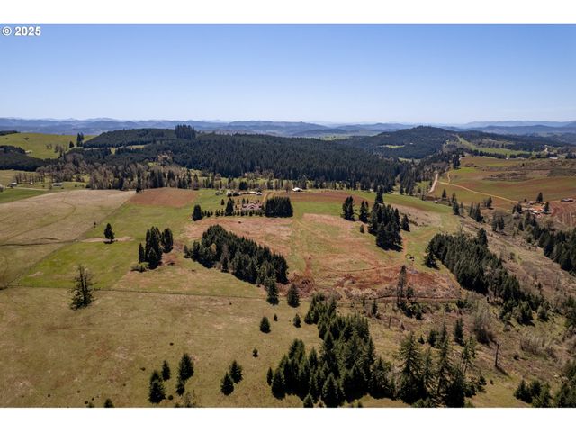 1488 RED HILL Rd, Oakland, OR 97462