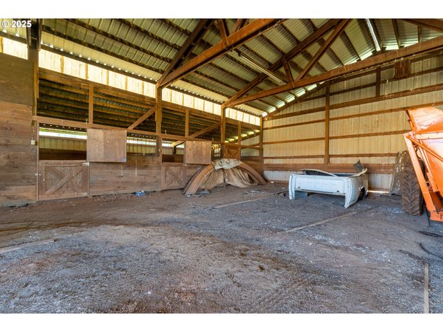 1488 RED HILL Rd, Oakland, OR 97462