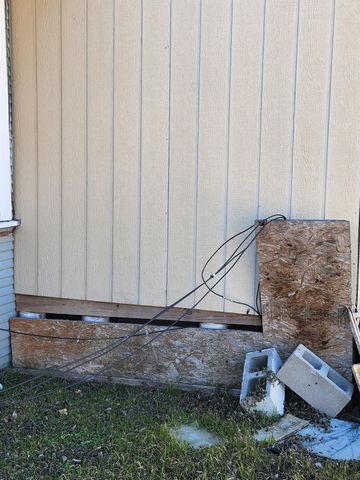 502 W 4th ST, Taylor, TX 76574