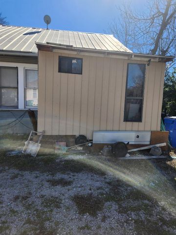 502 W 4th ST, Taylor, TX 76574