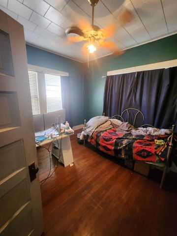 502 W 4th ST, Taylor, TX 76574