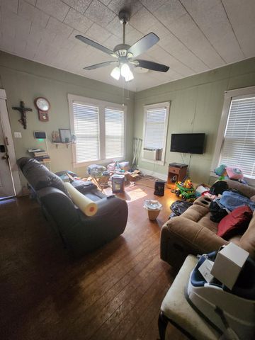 502 W 4th ST, Taylor, TX 76574