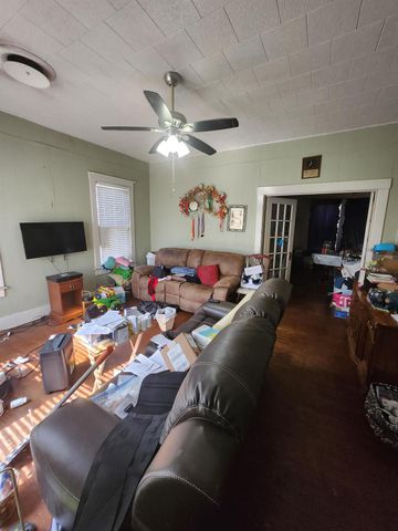 502 W 4th ST, Taylor, TX 76574