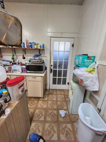 502 W 4th ST, Taylor, TX 76574