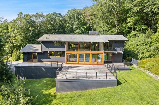 21 Black Spring Road, Pound Ridge, NY 10576