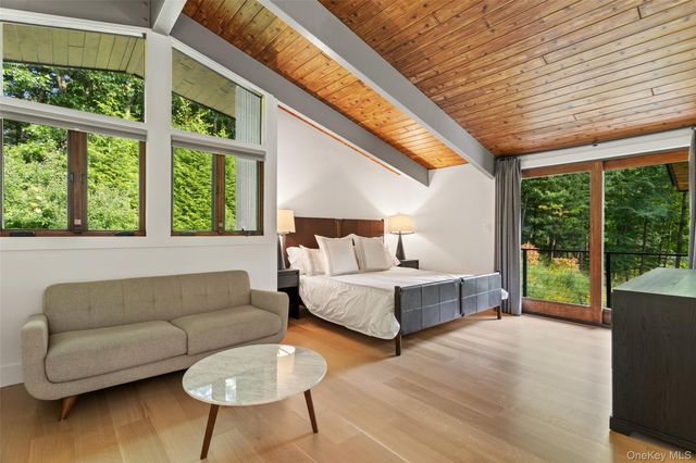 21 Black Spring Road, Pound Ridge, NY 10576