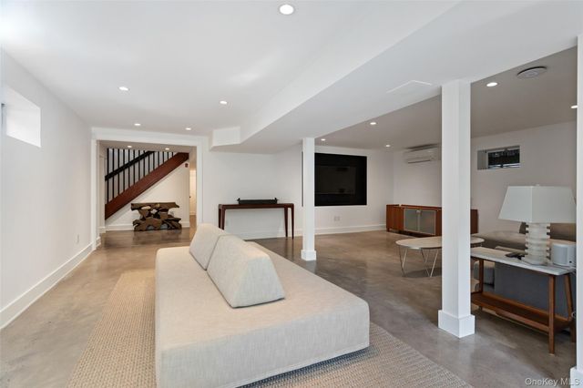 21 Black Spring Road, Pound Ridge, NY 10576