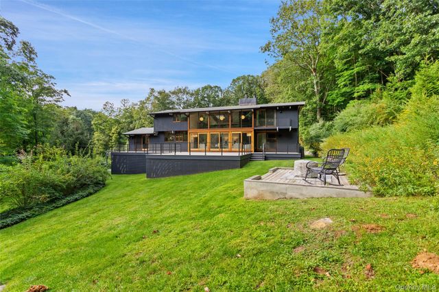 21 Black Spring Road, Pound Ridge, NY 10576