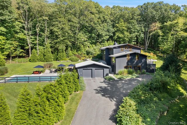 21 Black Spring Road, Pound Ridge, NY 10576