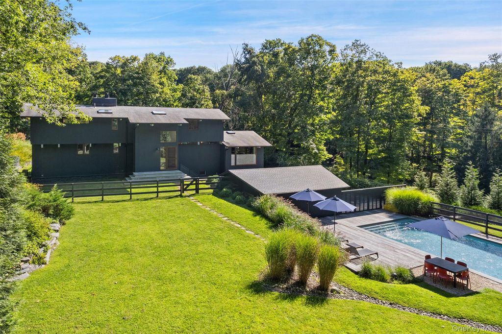 21 Black Spring Road, Pound Ridge, NY 10576 — exterior