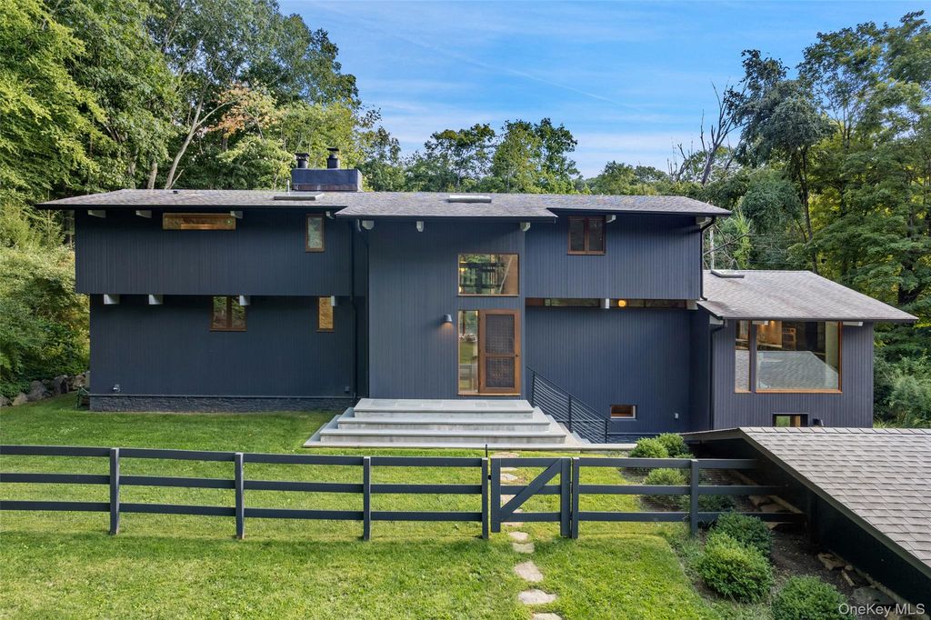 21 Black Spring Road, Pound Ridge, NY 10576 — photo 2