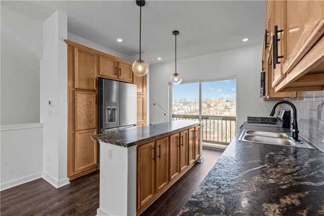 2125 Rose St, Hill District, PA 15219