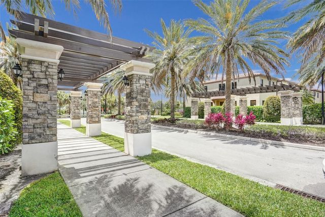 4875 NW 55th Place, Tamarac, FL 33319