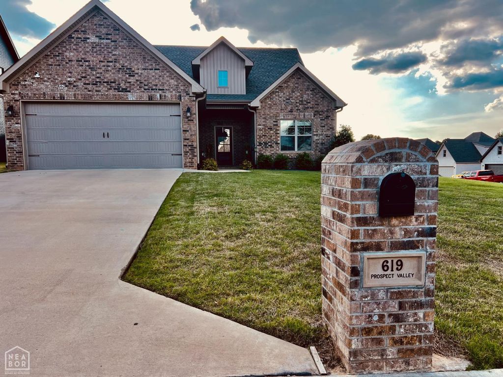 619 Prospect Valley Drive, Jonesboro, AR 72405