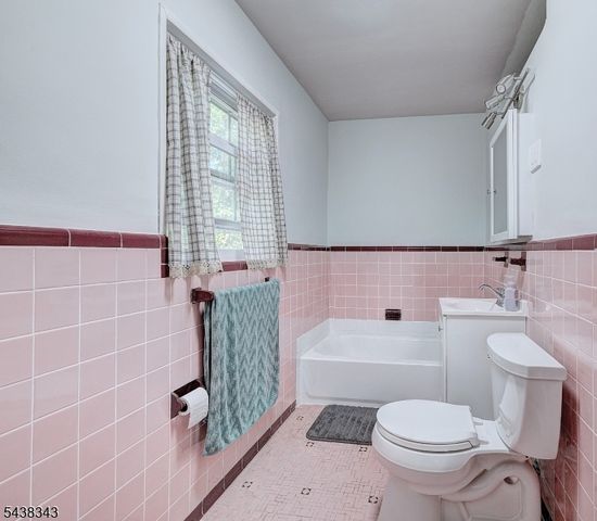 54 Oak Crest Rd, West Orange Twp., NJ 07052