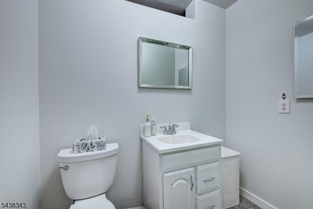 54 Oak Crest Rd, West Orange Twp., NJ 07052