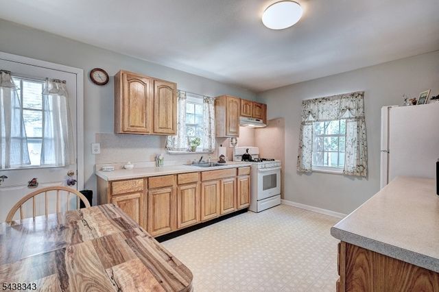 54 Oak Crest Rd, West Orange Twp., NJ 07052