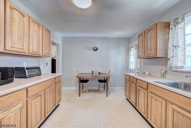 54 Oak Crest Rd, West Orange Twp., NJ 07052