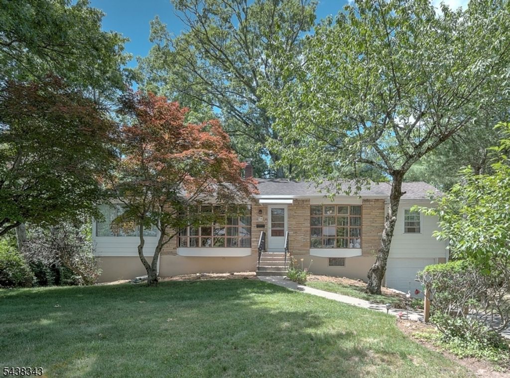 54 Oak Crest Rd, West Orange Twp., NJ 07052