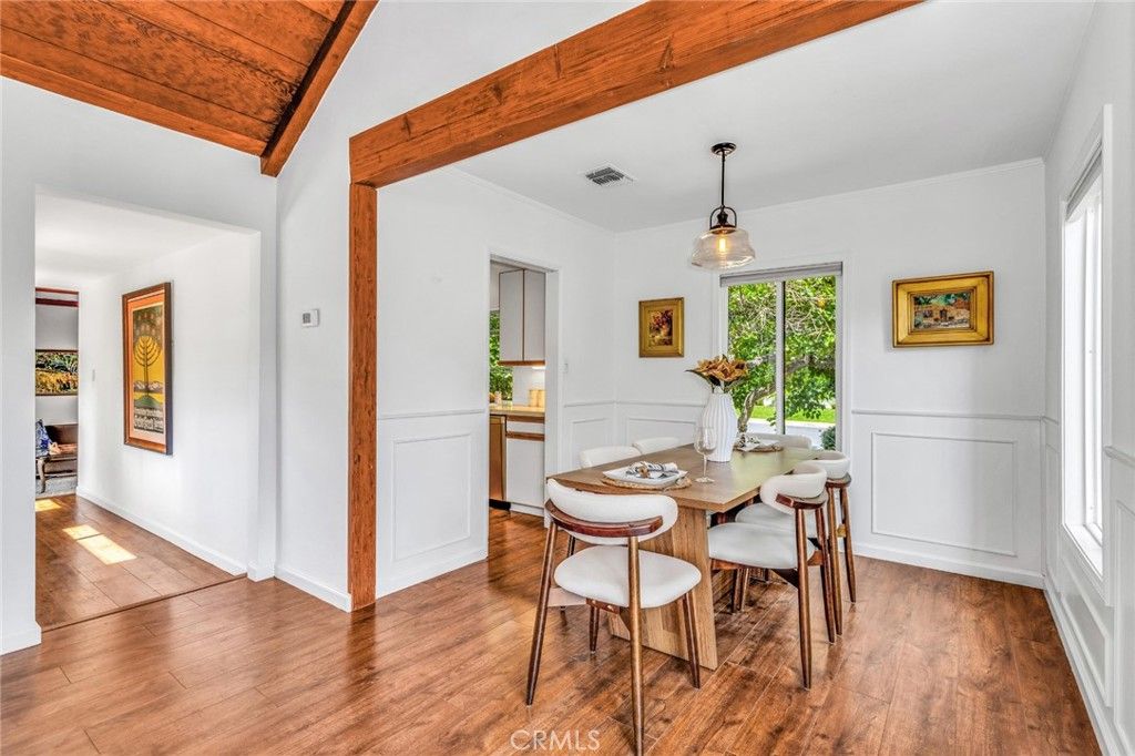 Image 12 of property listing at 12705 Sarah Street, Studio City, CA 91604