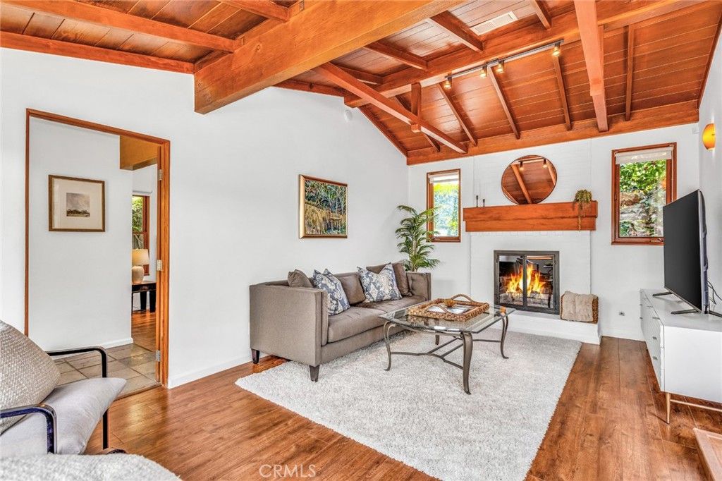 Image 19 of property listing at 12705 Sarah Street, Studio City, CA 91604