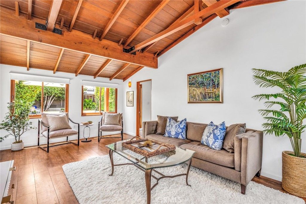 Image 20 of property listing at 12705 Sarah Street, Studio City, CA 91604