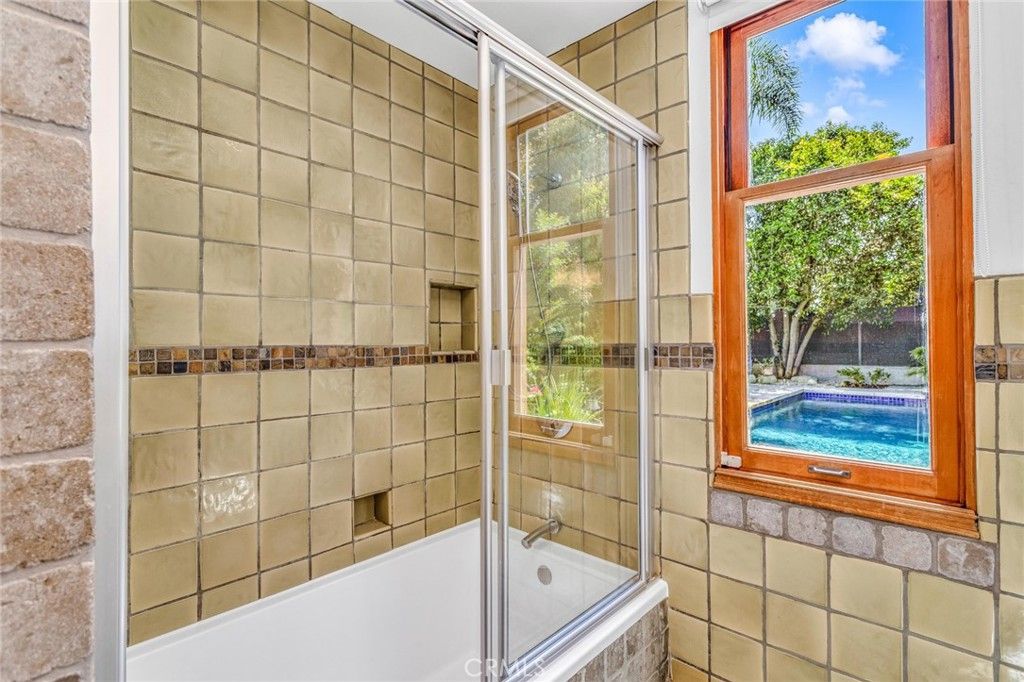Image 27 of property listing at 12705 Sarah Street, Studio City, CA 91604