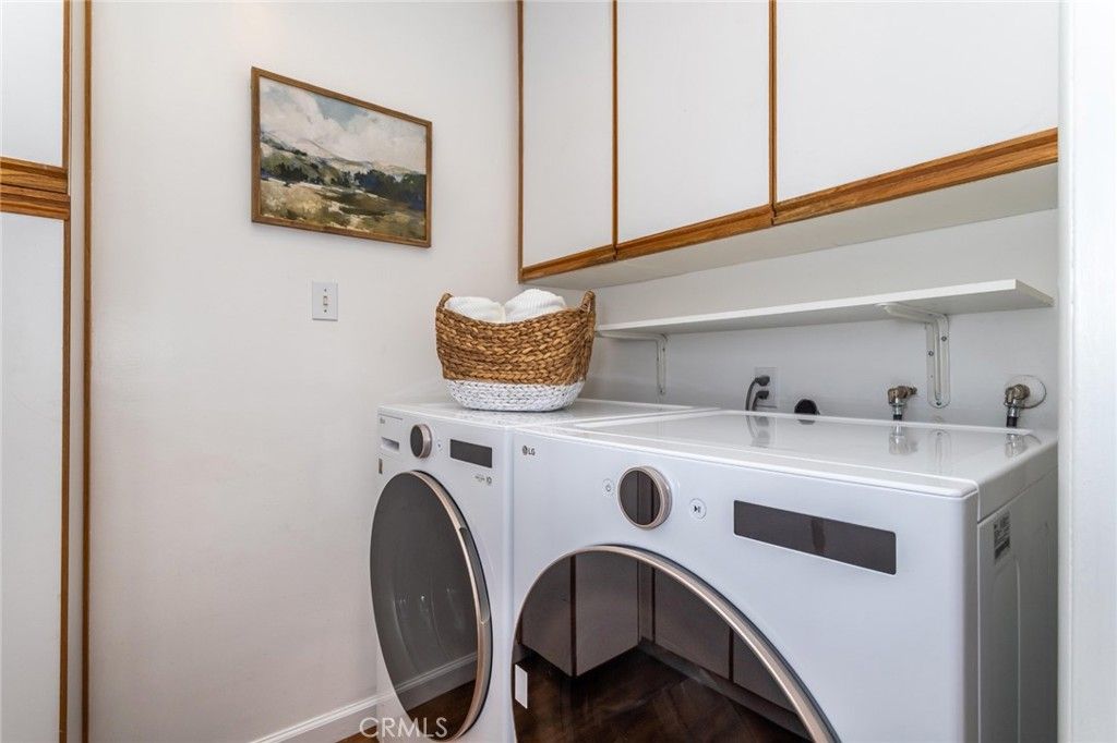 Image 32 of property listing at 12705 Sarah Street, Studio City, CA 91604
