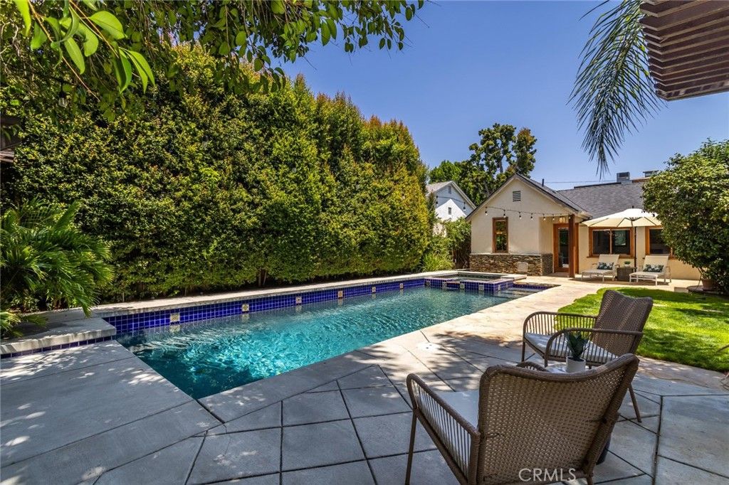 Image 41 of property listing at 12705 Sarah Street, Studio City, CA 91604